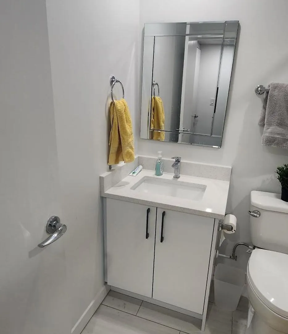 Cozy One Bedroom Bsmt Apartment Edmonton