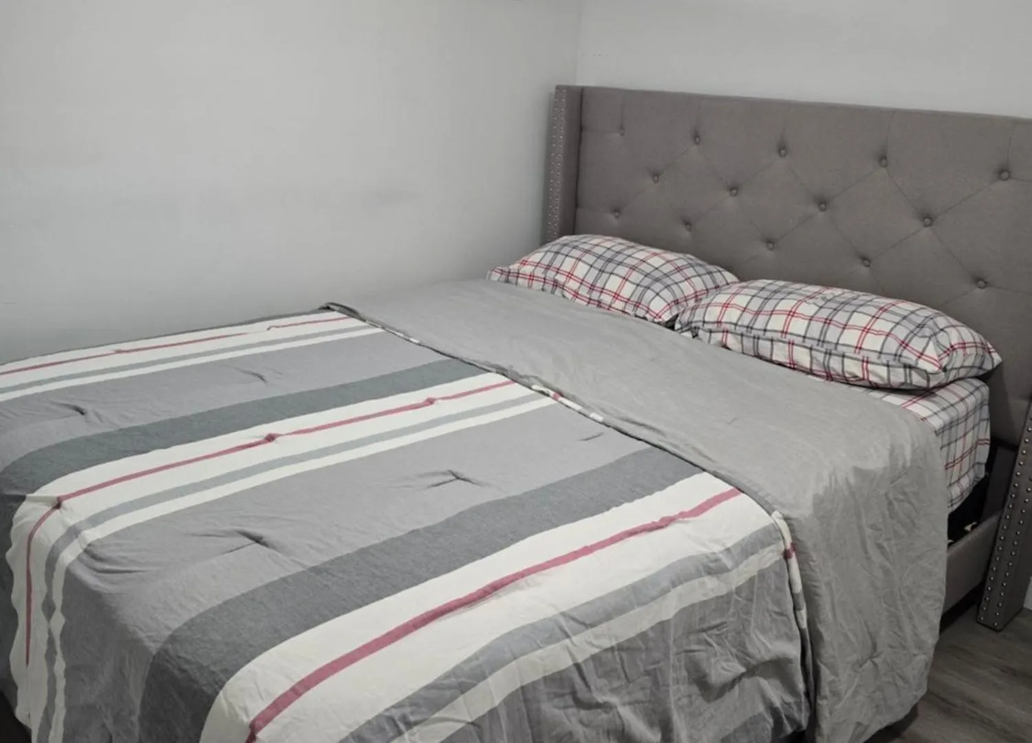Cozy One Bedroom Bsmt Apartment Edmonton Kanada
